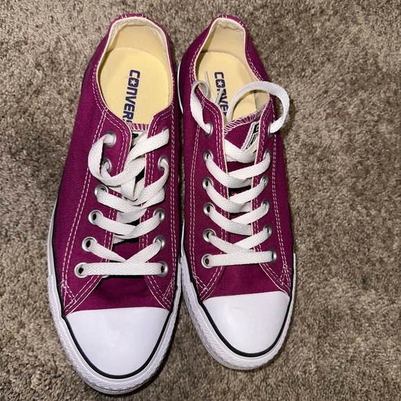 Converse - Picture 2 of 4